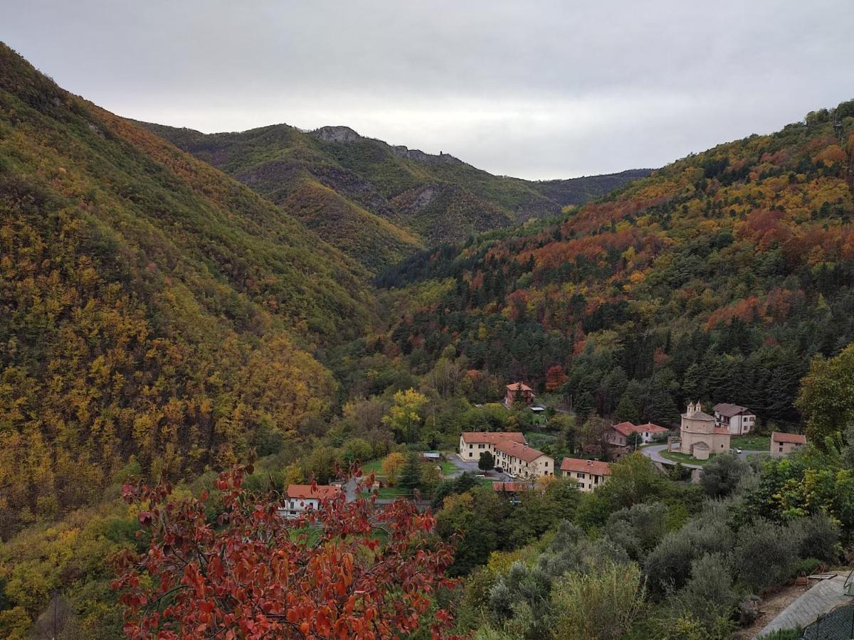 Agriturismo Nonnamelia Nasino ภายนอก รูปภาพ