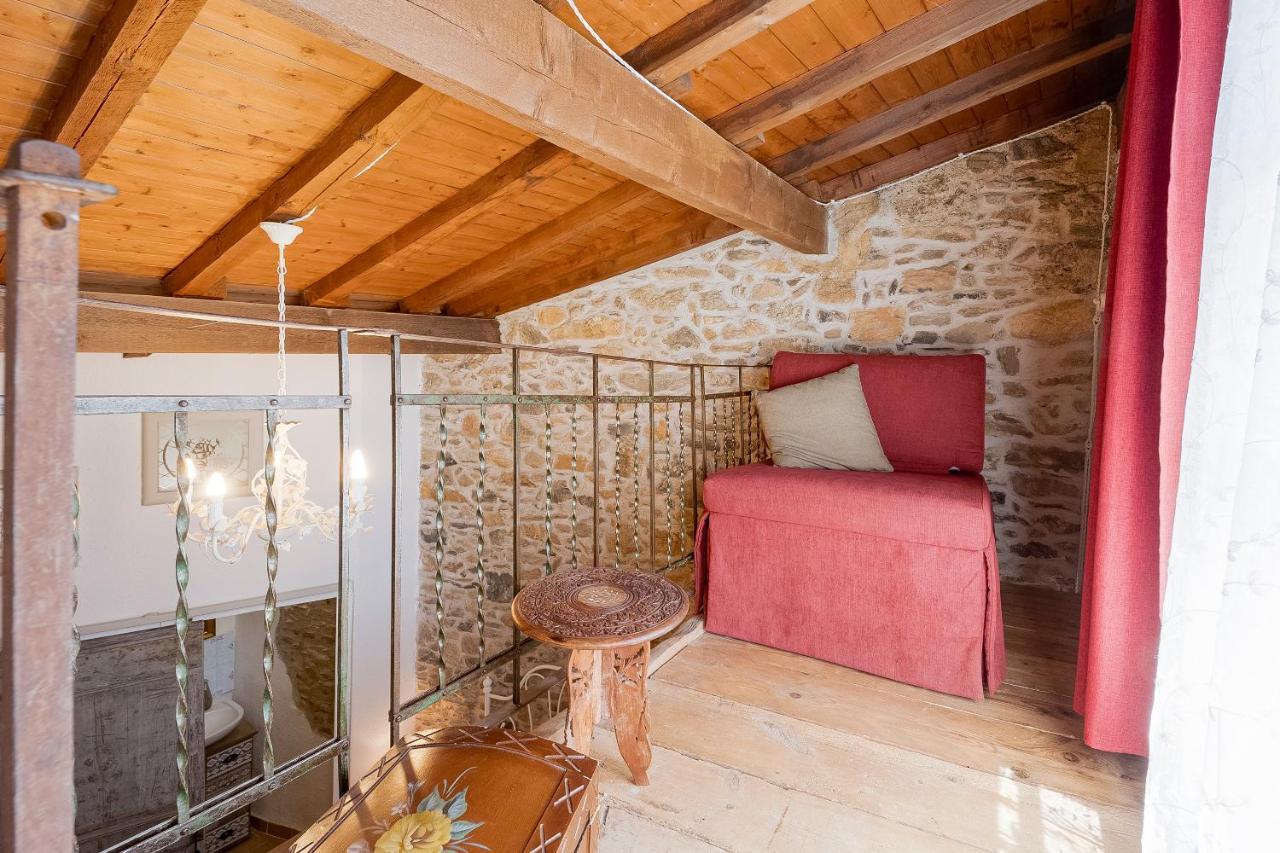 Agriturismo Nonnamelia Nasino ภายนอก รูปภาพ